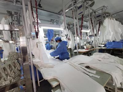 緊急轉(zhuǎn)產(chǎn)!桓臺牛仔服生產(chǎn)企業(yè)全力生產(chǎn)防護(hù)用品